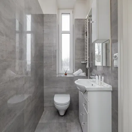 Luxury With River View And Desk For Remote Work In By Renters Lägenhet Szczecin